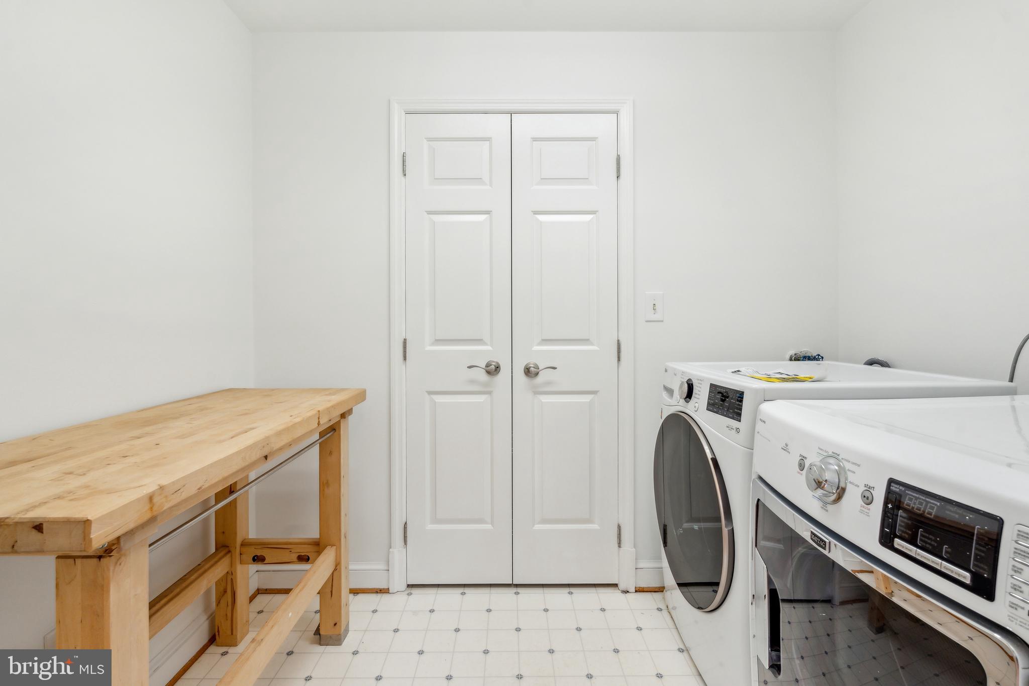 KENSINGTON ESTATES - Residential