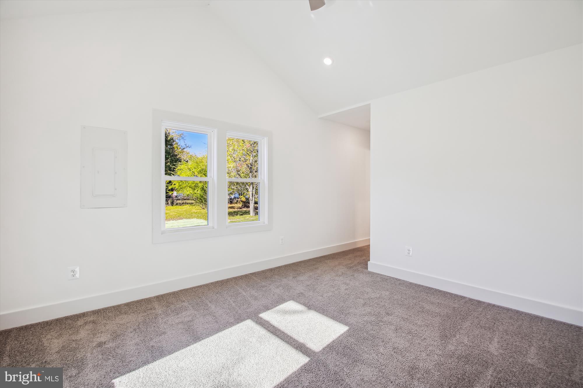 SAUNDERS POINT - Residential