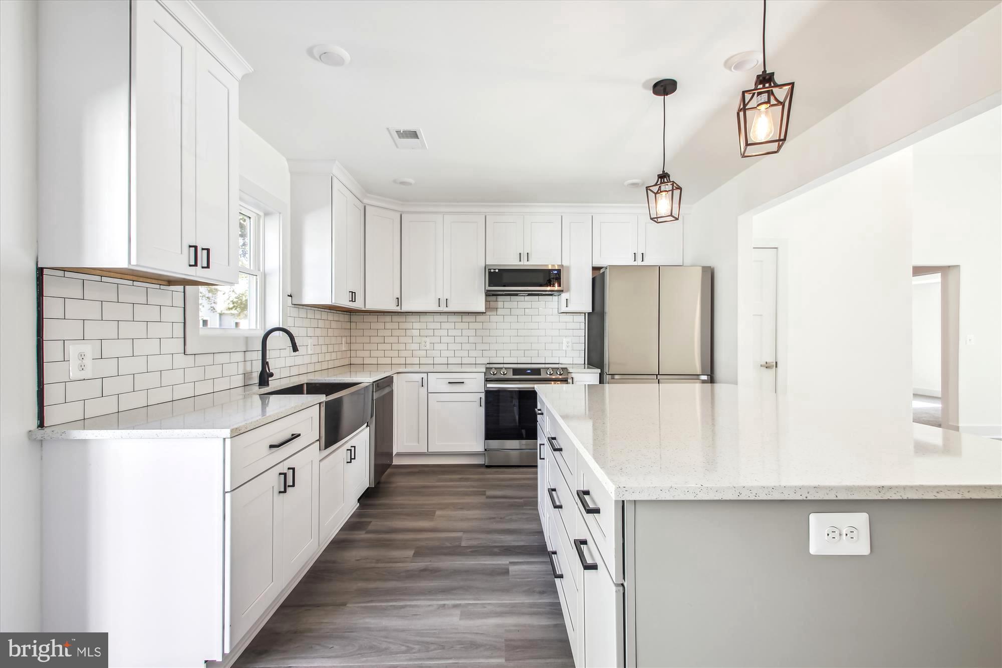 SAUNDERS POINT - Residential