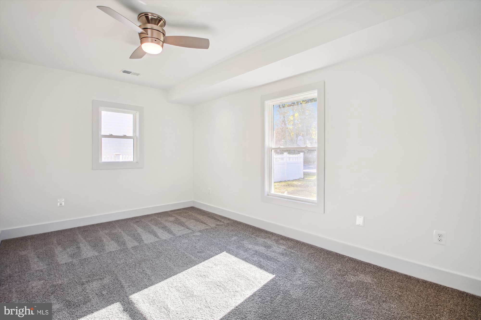 SAUNDERS POINT - Residential