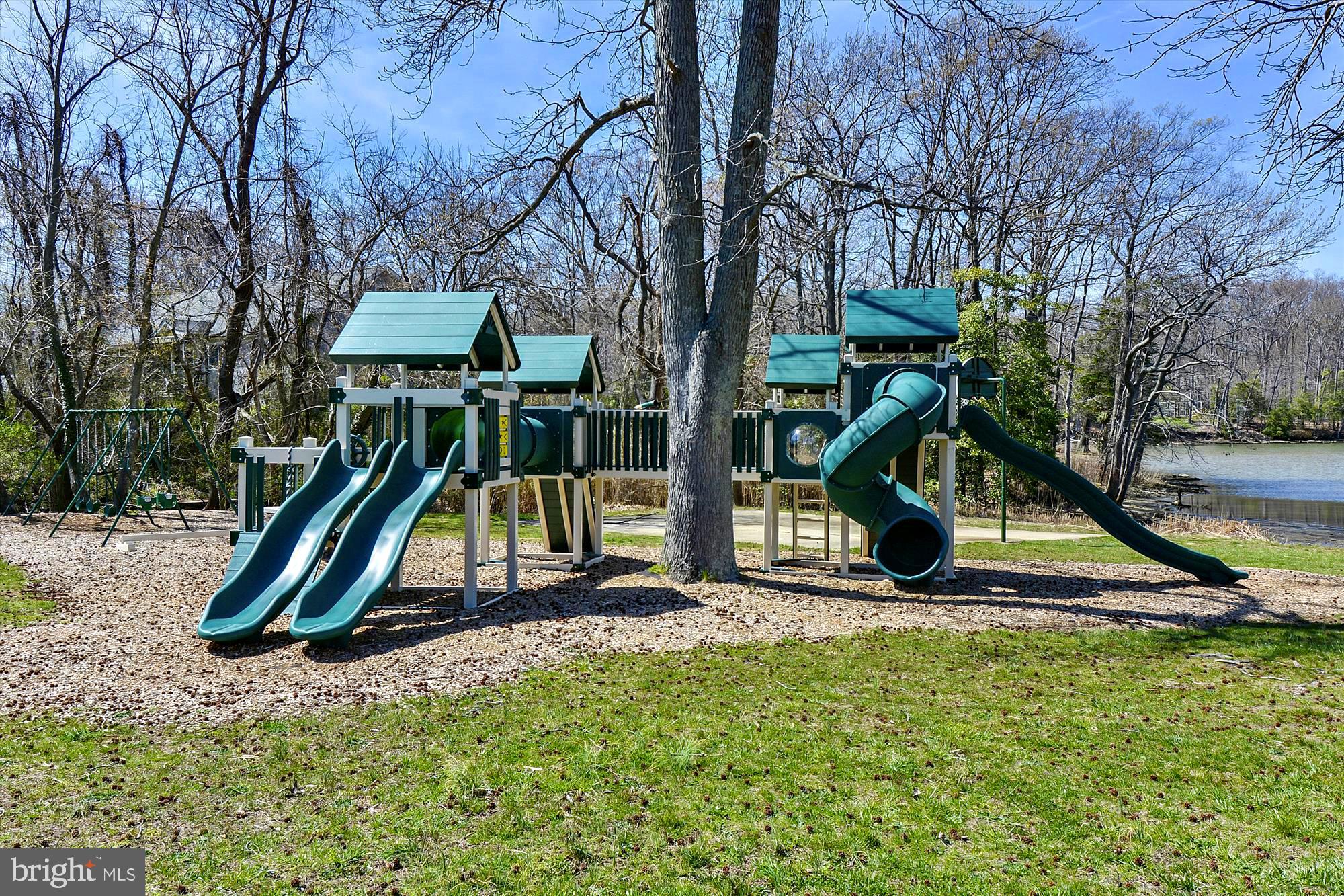 SAUNDERS POINT - Residential