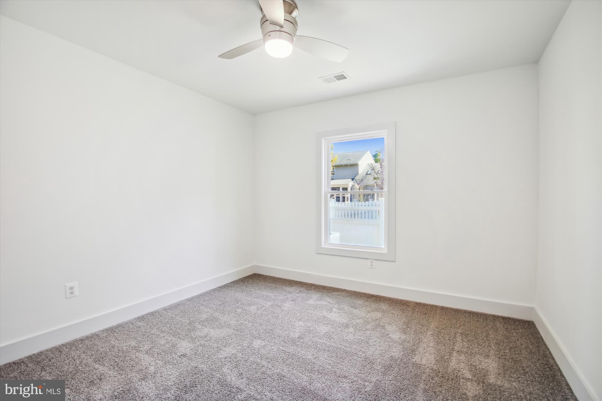 SAUNDERS POINT - Residential