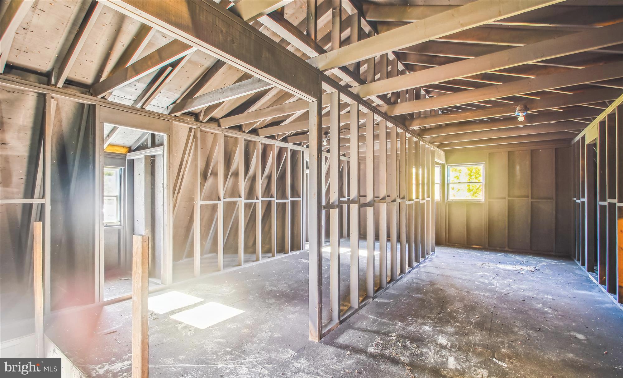 SAUNDERS POINT - Residential