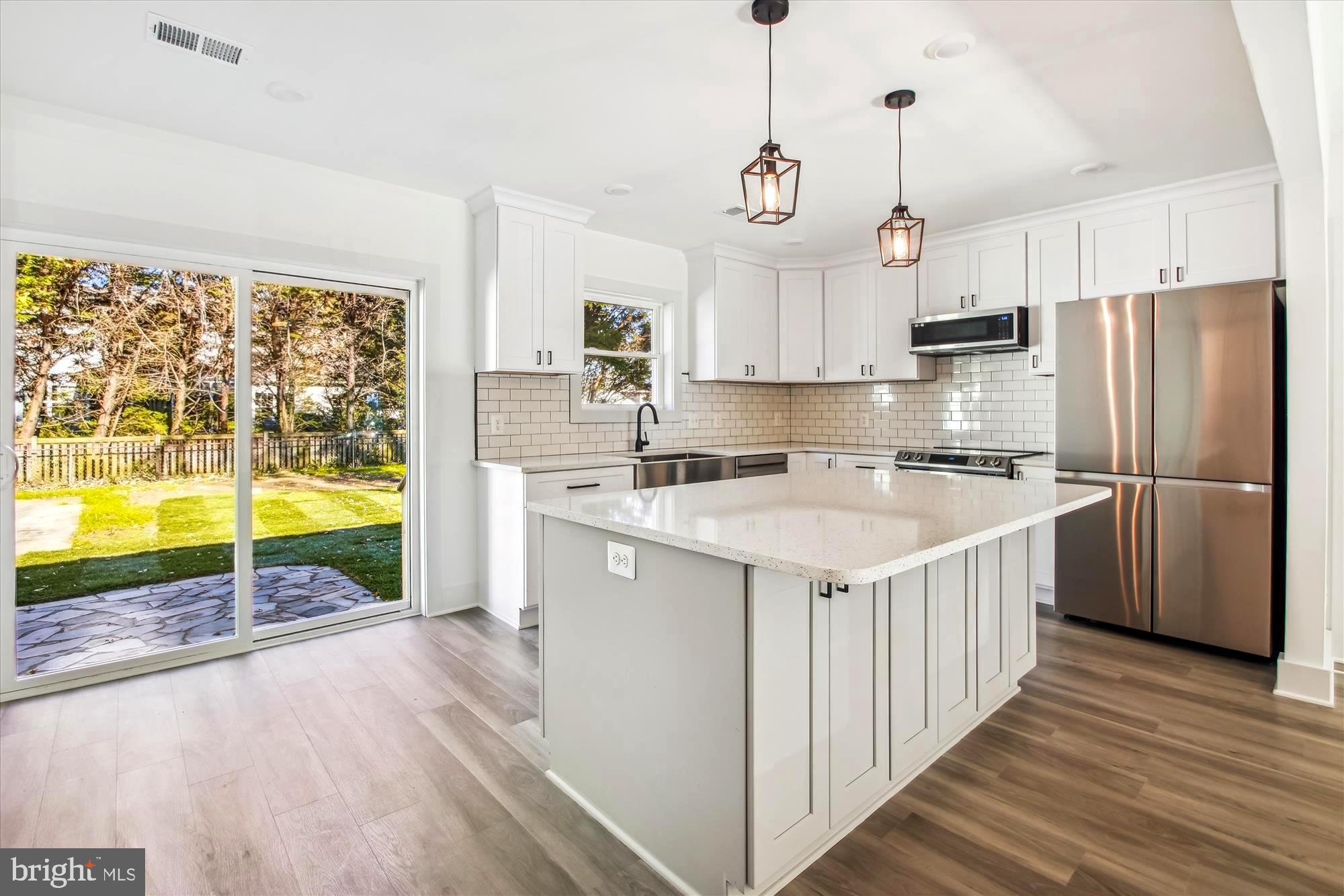 SAUNDERS POINT - Residential