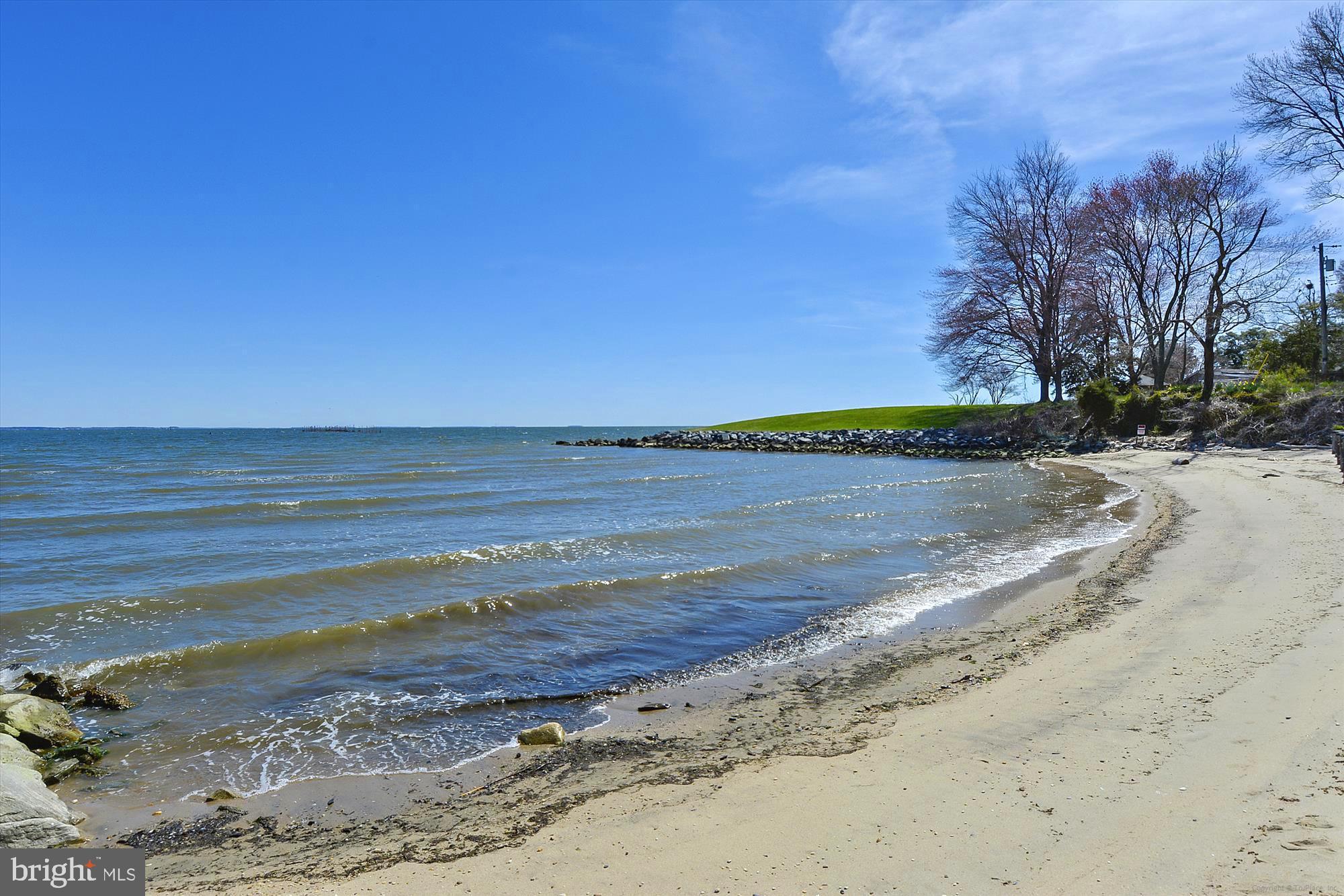 SAUNDERS POINT - Residential