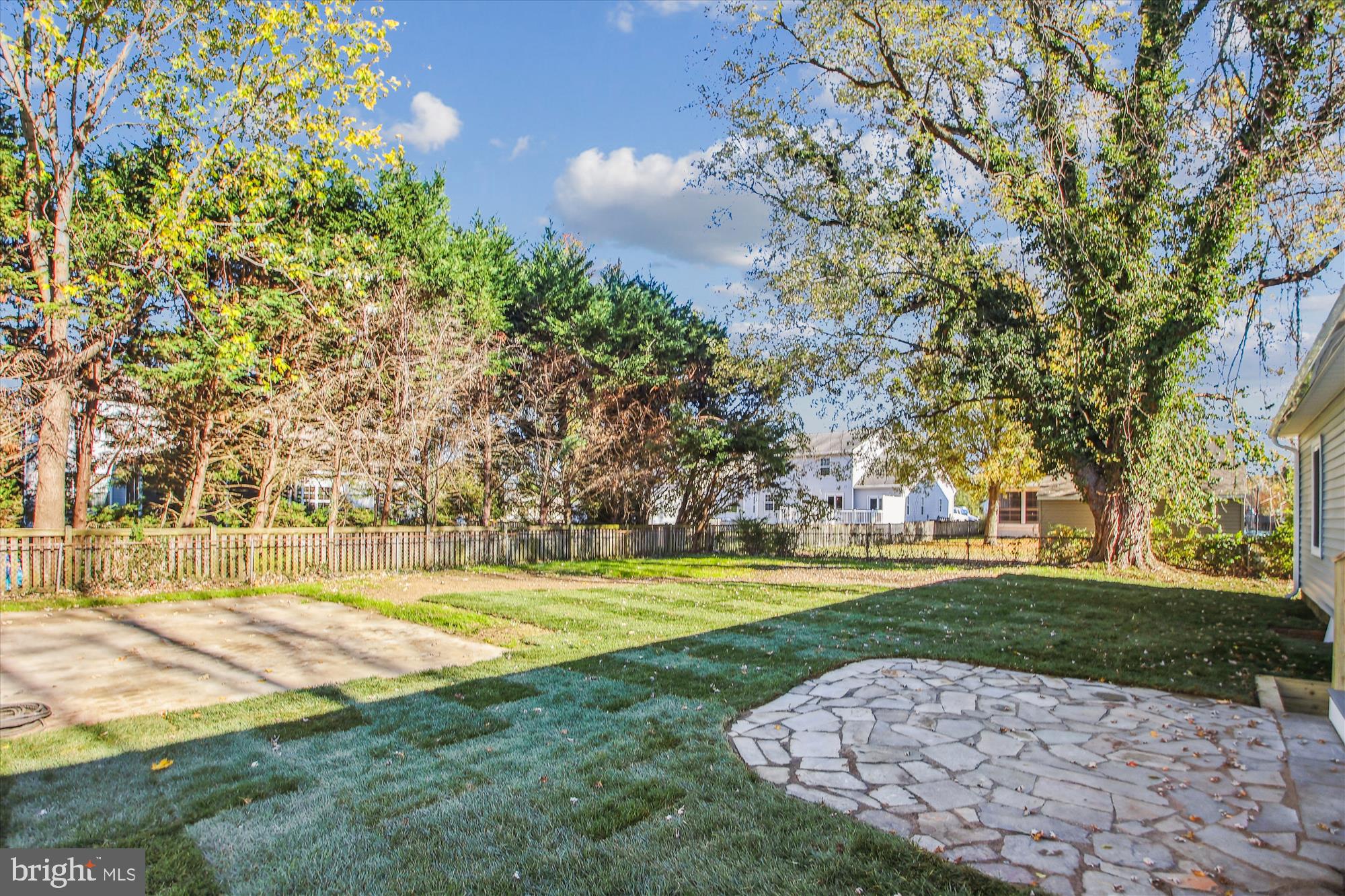 SAUNDERS POINT - Residential