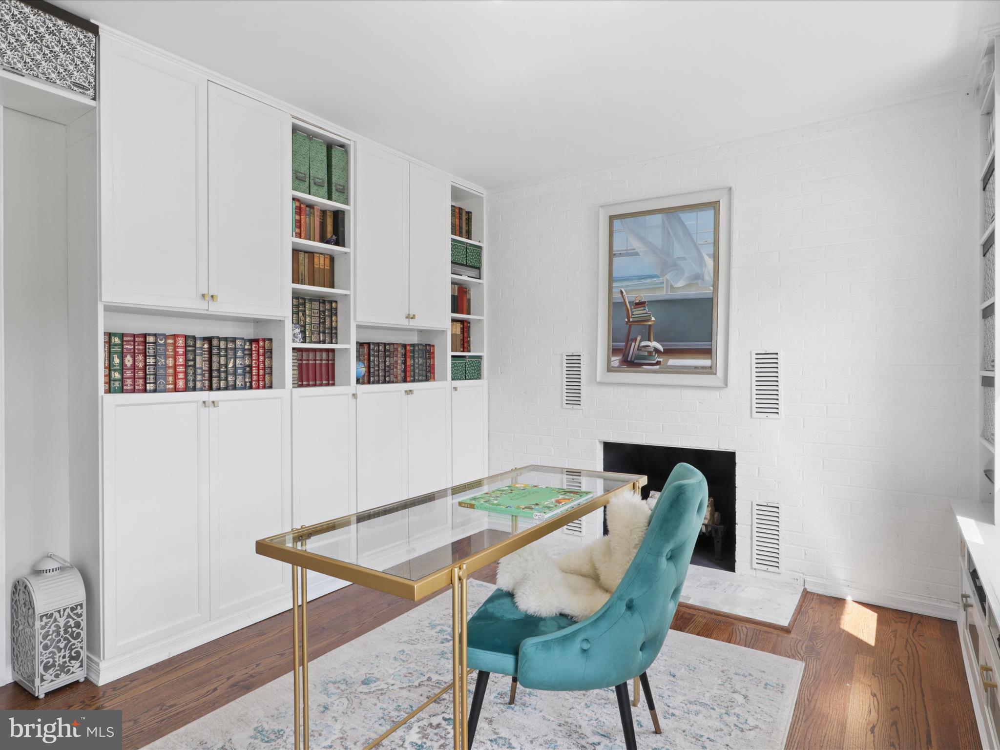 CHAPELWOOD - Residential