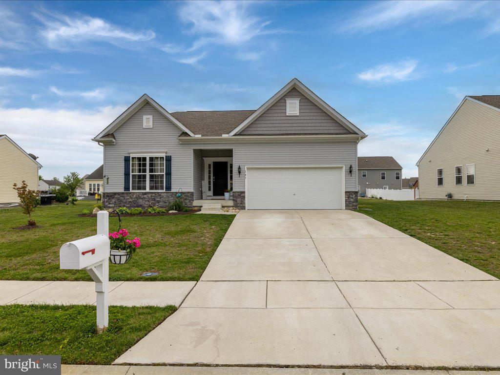 LONGBOAT ESTATES - Residential