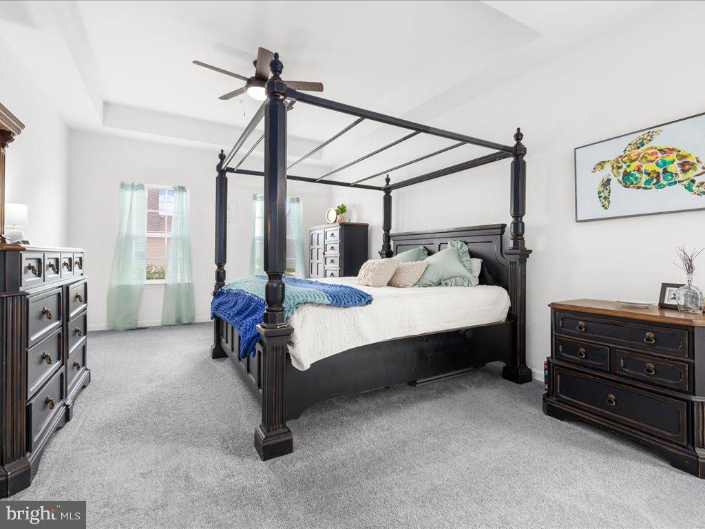 LONGBOAT ESTATES - Residential