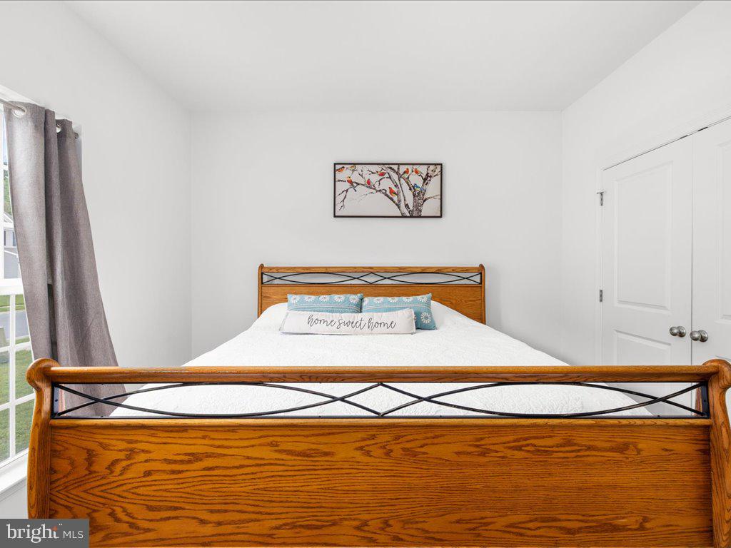 LONGBOAT ESTATES - Residential