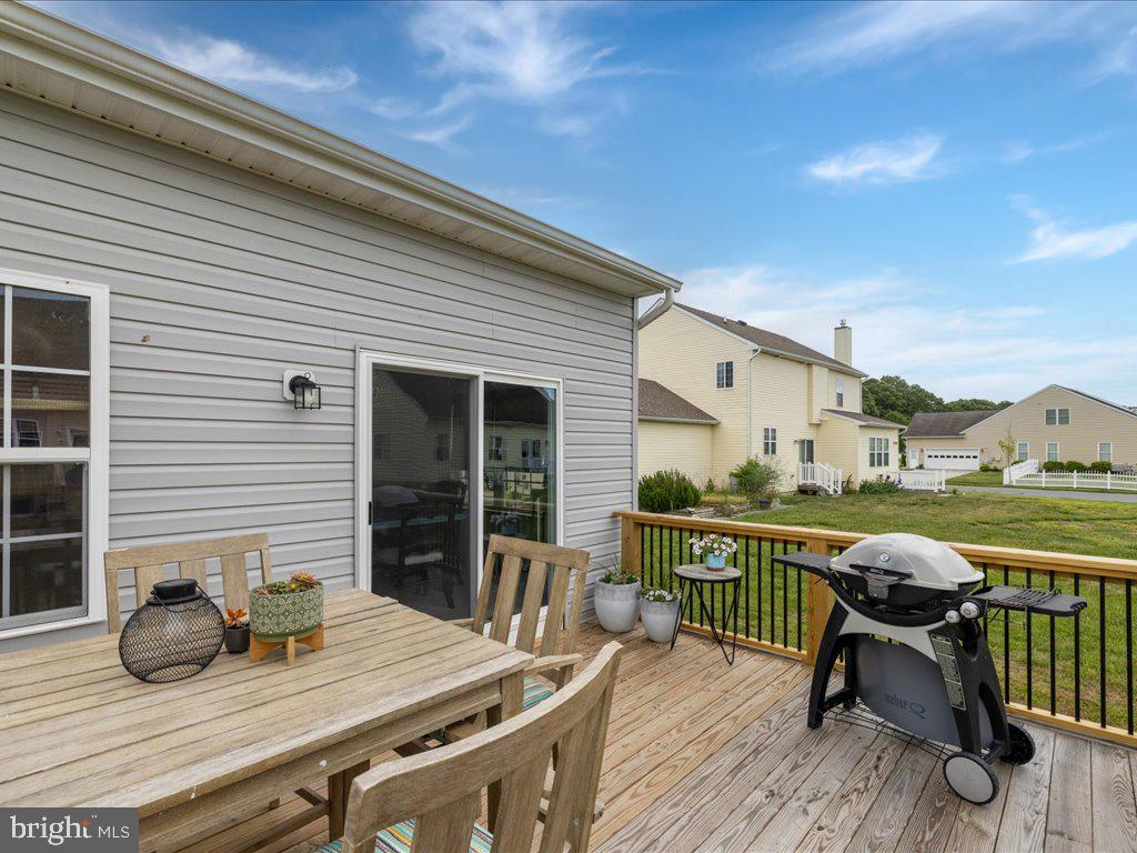 LONGBOAT ESTATES - Residential