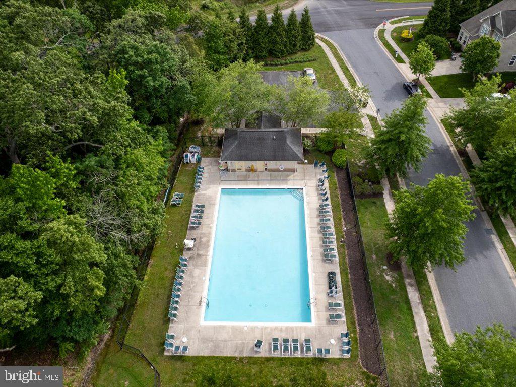 LONGBOAT ESTATES - Residential