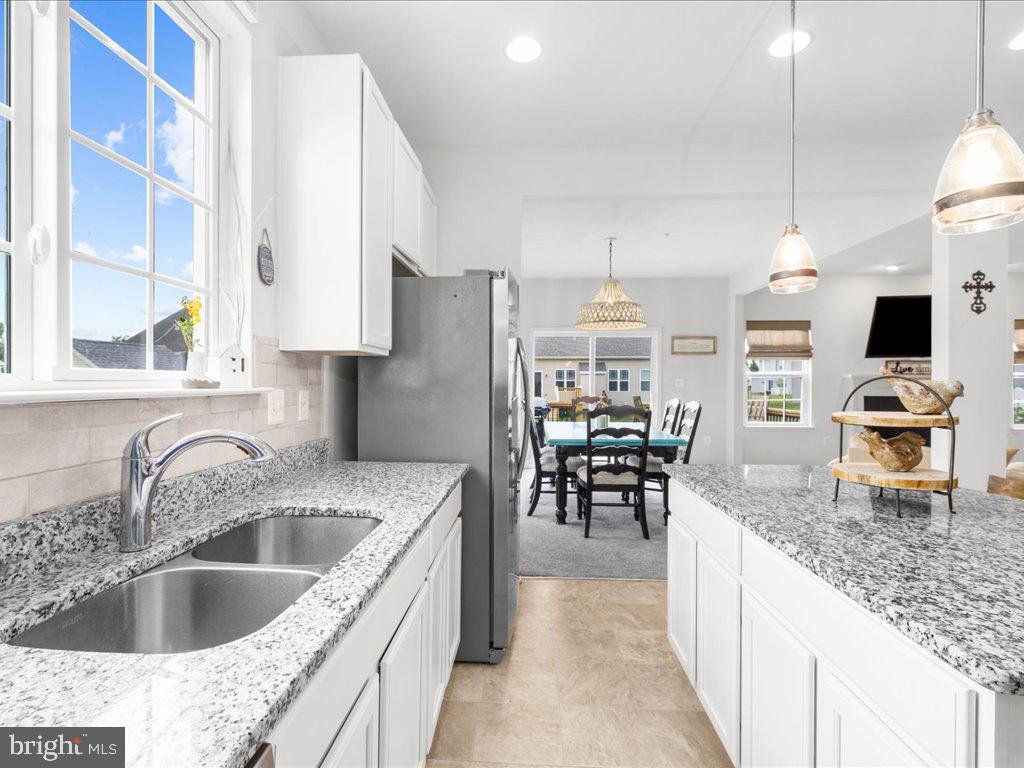 LONGBOAT ESTATES - Residential