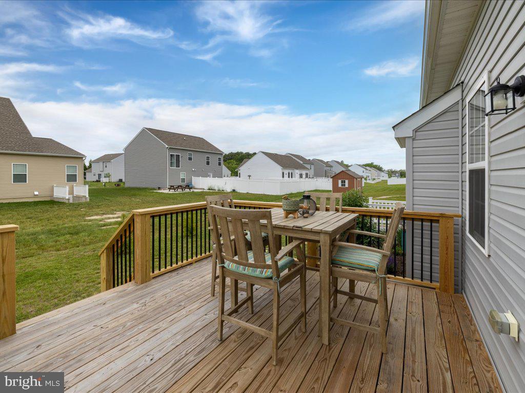 LONGBOAT ESTATES - Residential