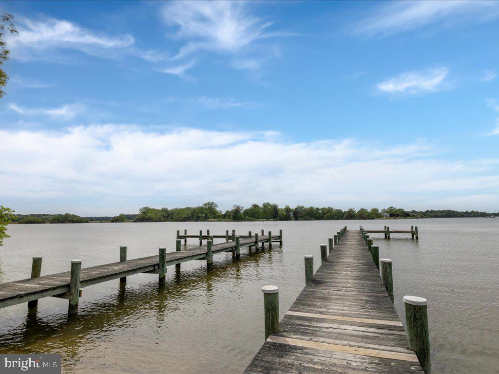 LONGBOAT ESTATES - Residential