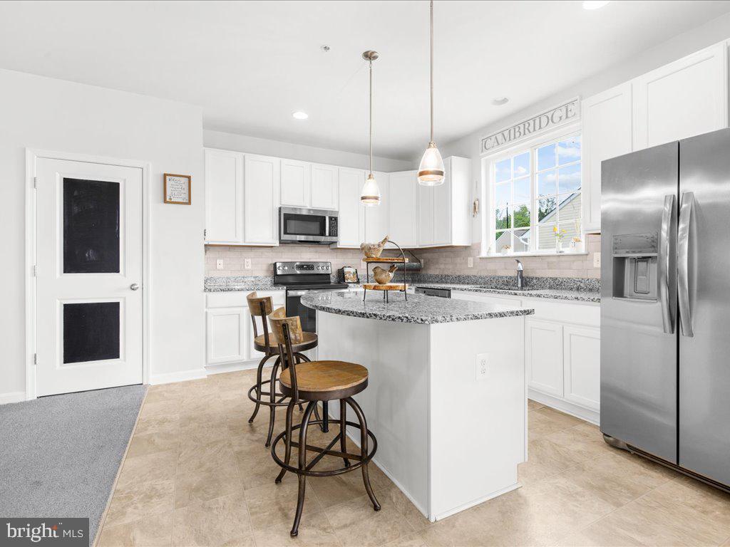 LONGBOAT ESTATES - Residential