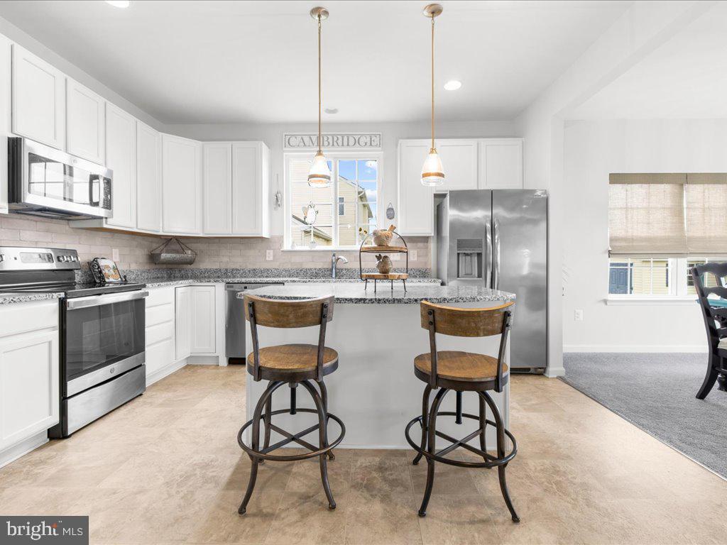 LONGBOAT ESTATES - Residential