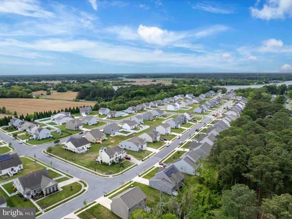 LONGBOAT ESTATES - Residential