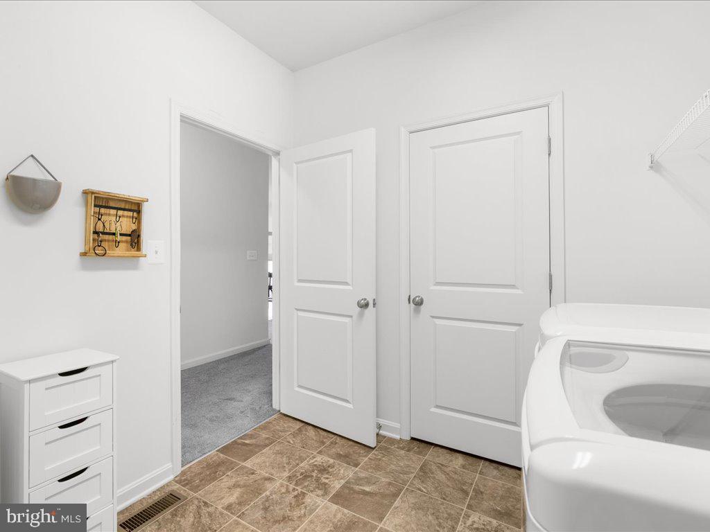 LONGBOAT ESTATES - Residential