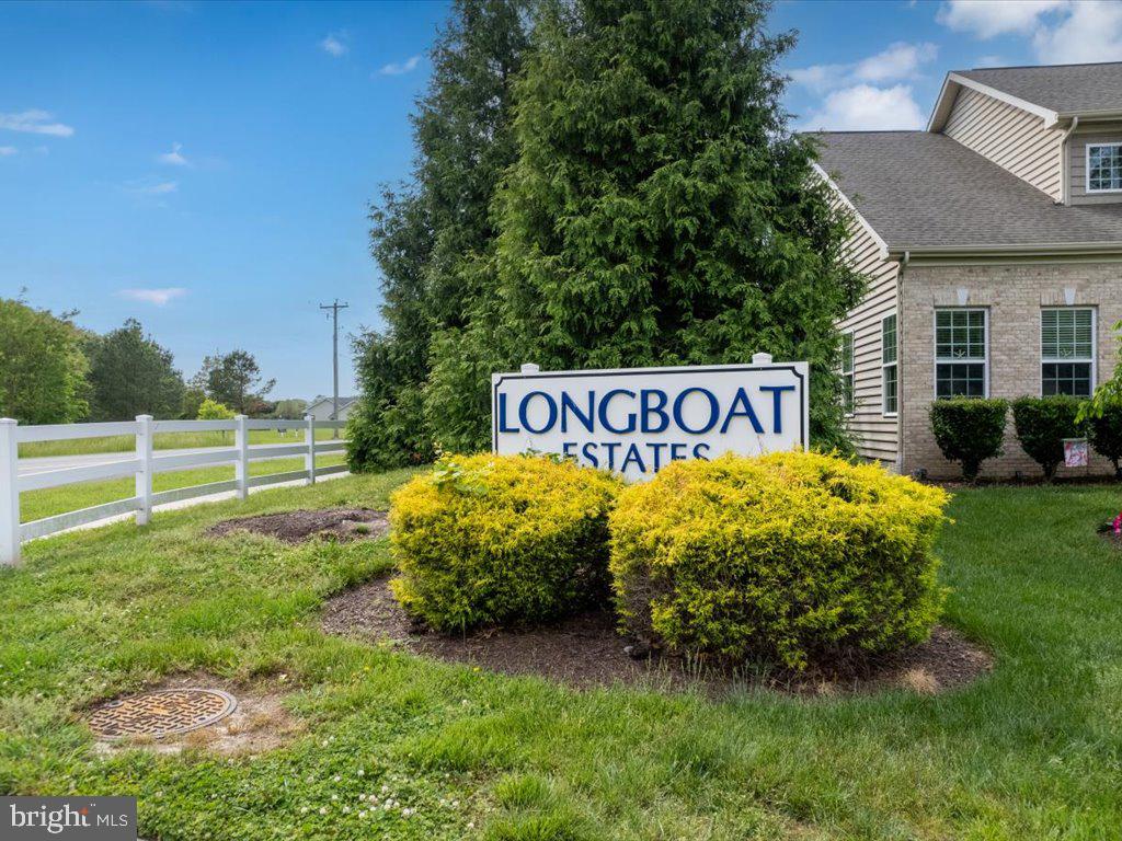 LONGBOAT ESTATES - Residential