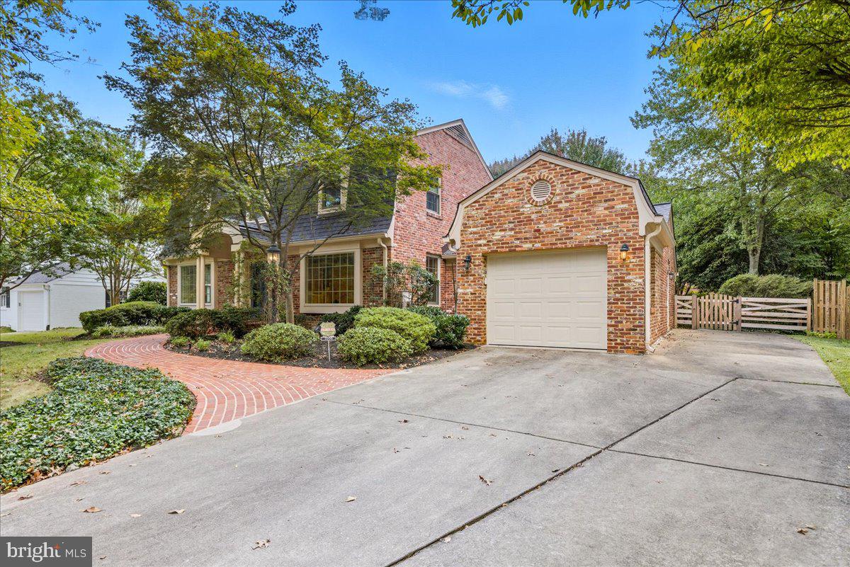 3208 WAKE DRIVE