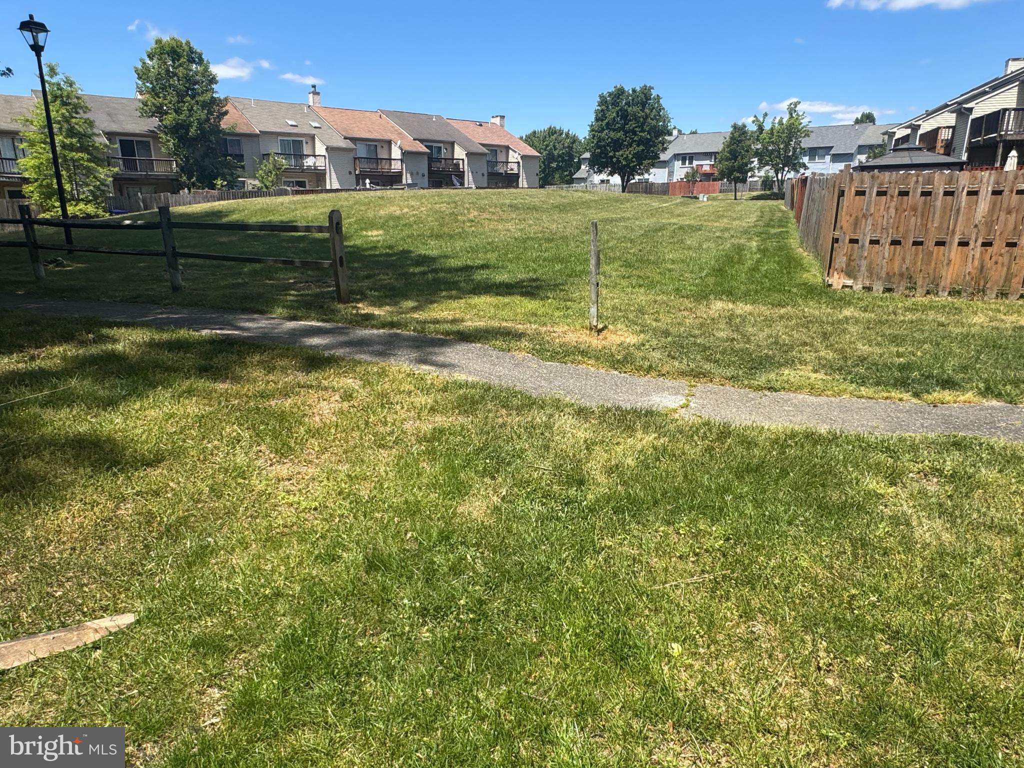 3261 WESTDALE COURT