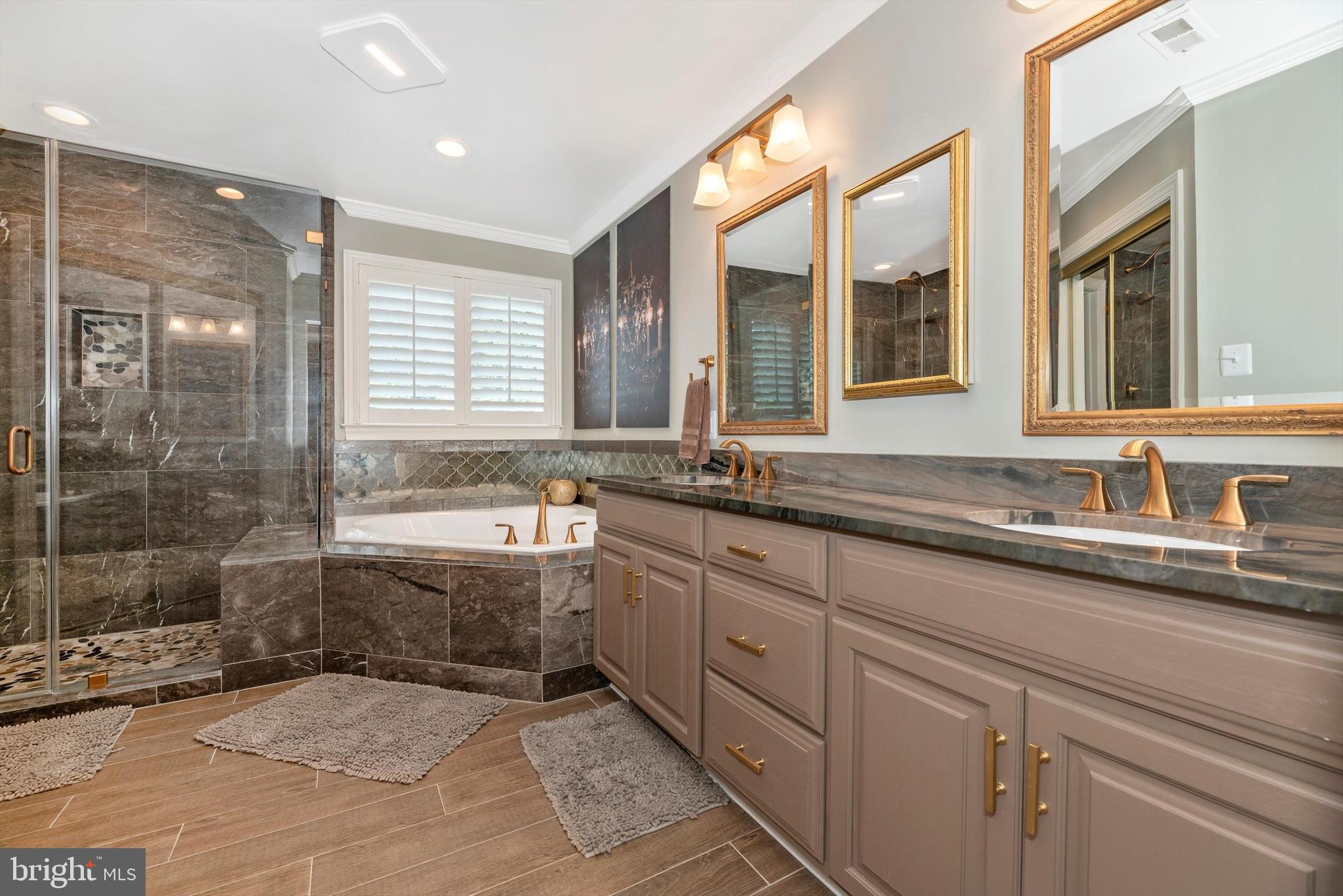 THE GREENS - Residential