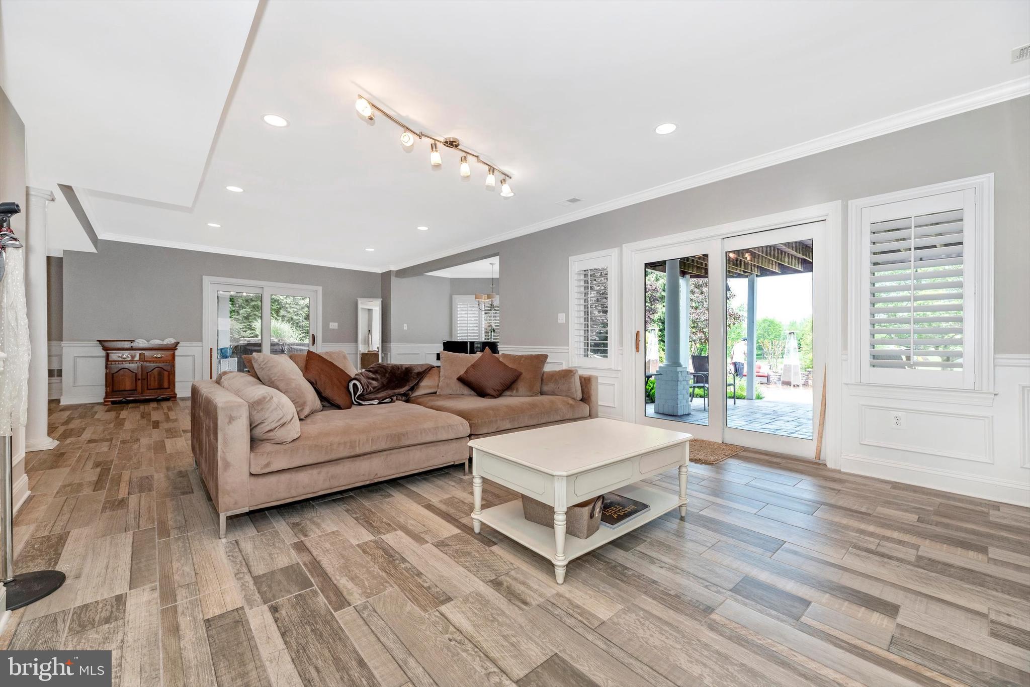 THE GREENS - Residential