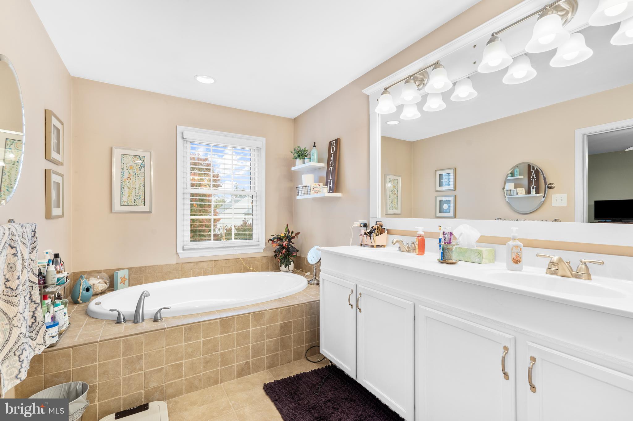 SOMERTON - Residential