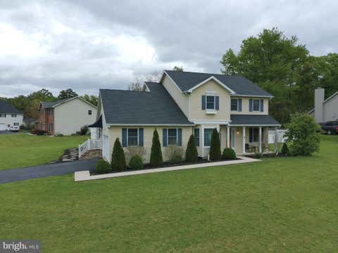 Homes For Sale - 631 Eric Drive Dr<br/> SHIPPENSBURG, PA 17257