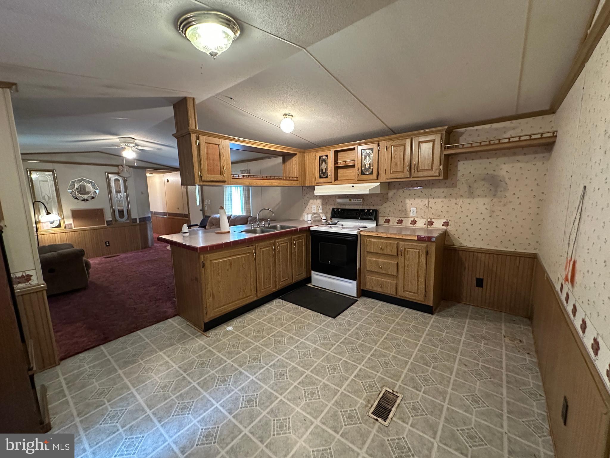 HOY ROAD LOTS - Residential