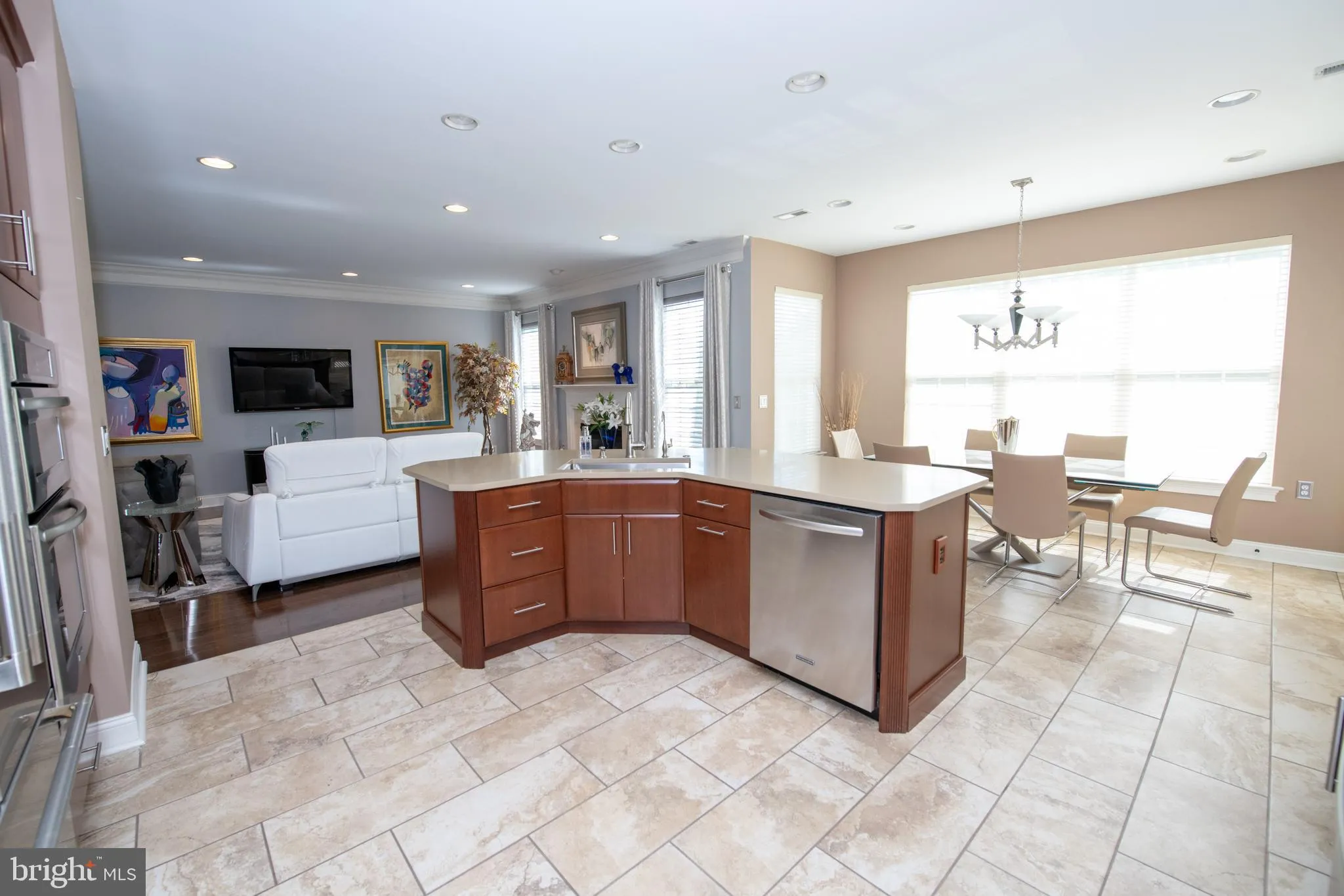 Newtown, Pennsylvania 18940, United States, 3 Bedrooms Bedrooms, ,3 BathroomsBathrooms,Residential,Pending,119955