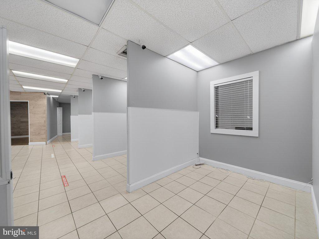 REGULARS - Commercial Sale