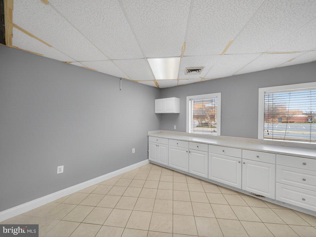 REGULARS - Commercial Sale