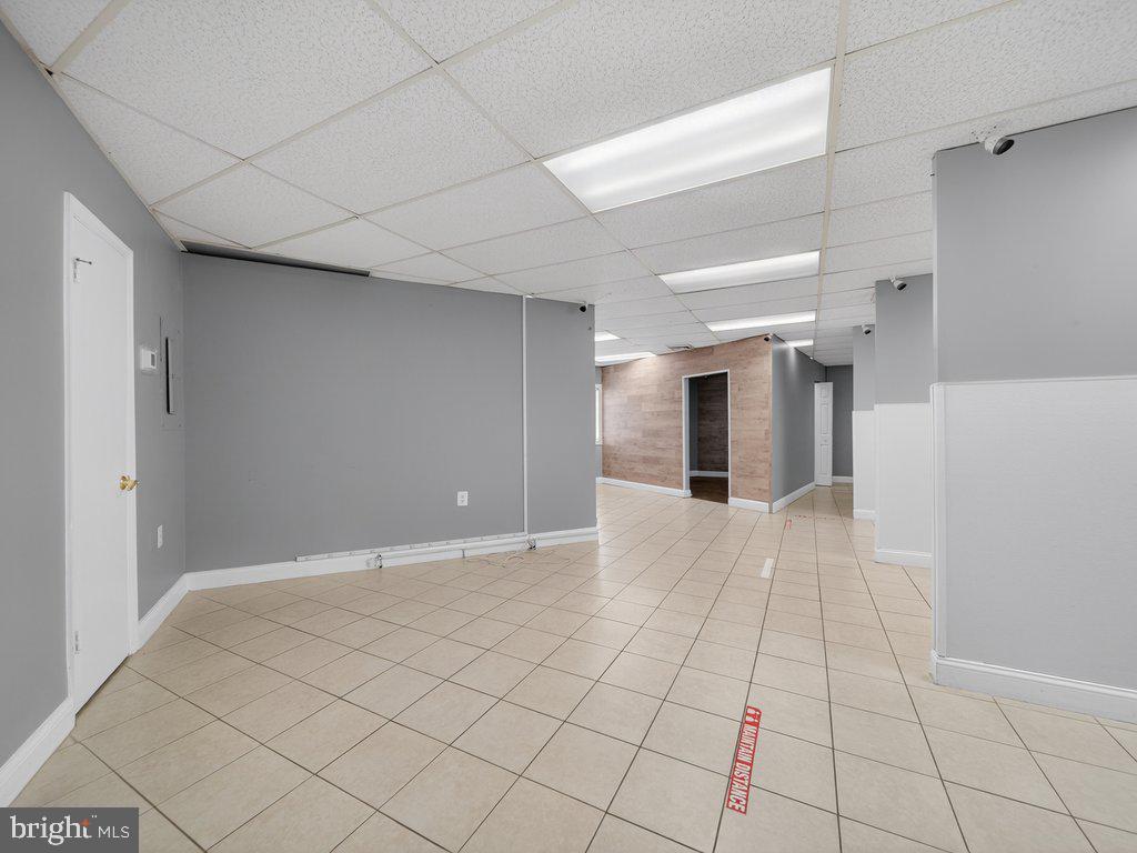 REGULARS - Commercial Sale