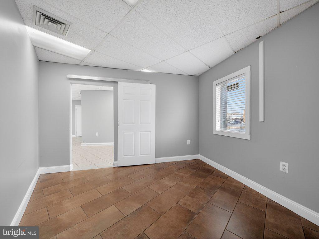 REGULARS - Commercial Sale