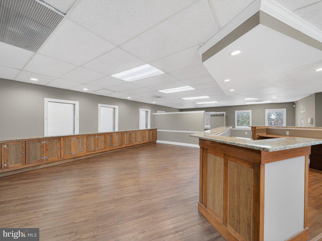 REGULARS - Commercial Sale