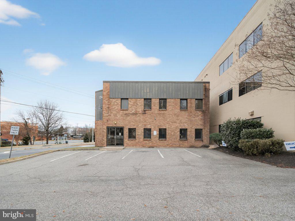 REGULARS - Commercial Sale