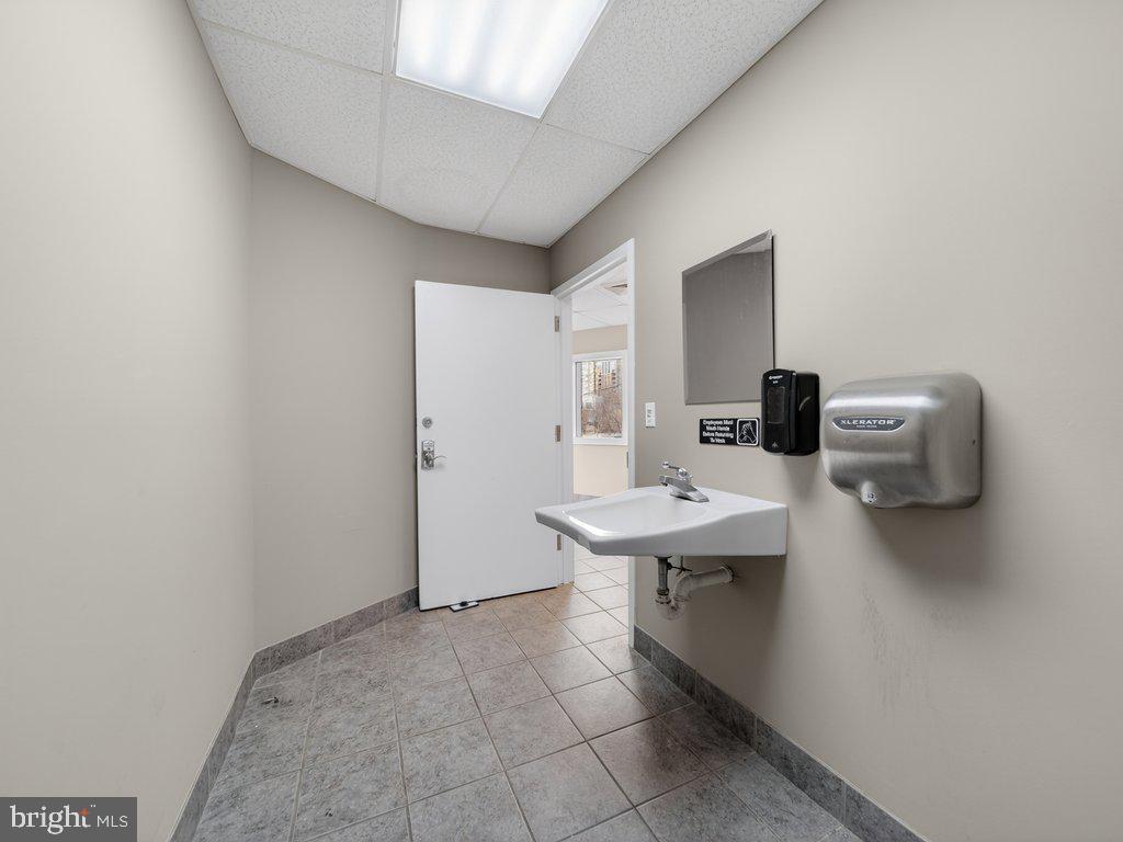 REGULARS - Commercial Sale