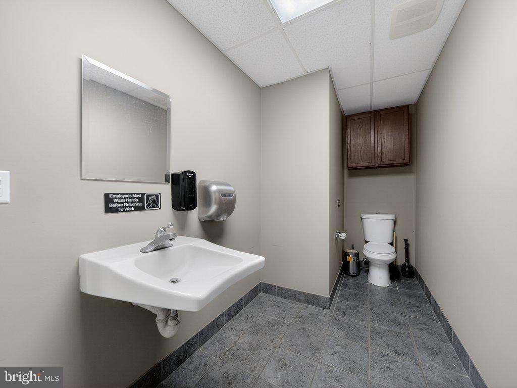 REGULARS - Commercial Sale