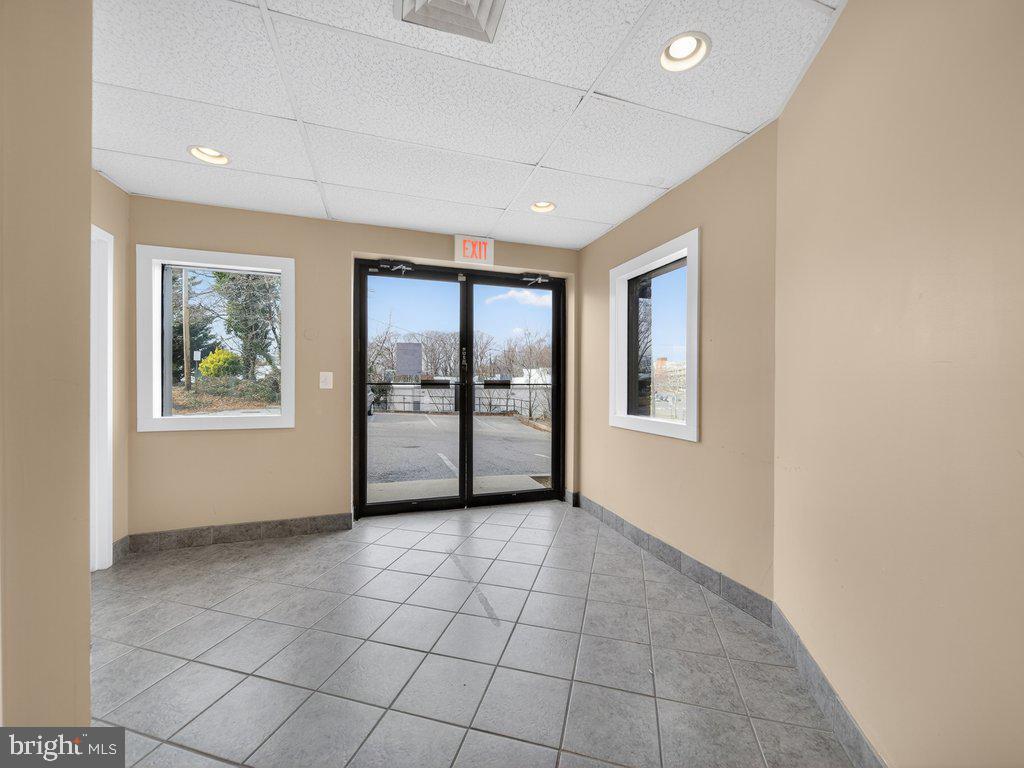 REGULARS - Commercial Sale