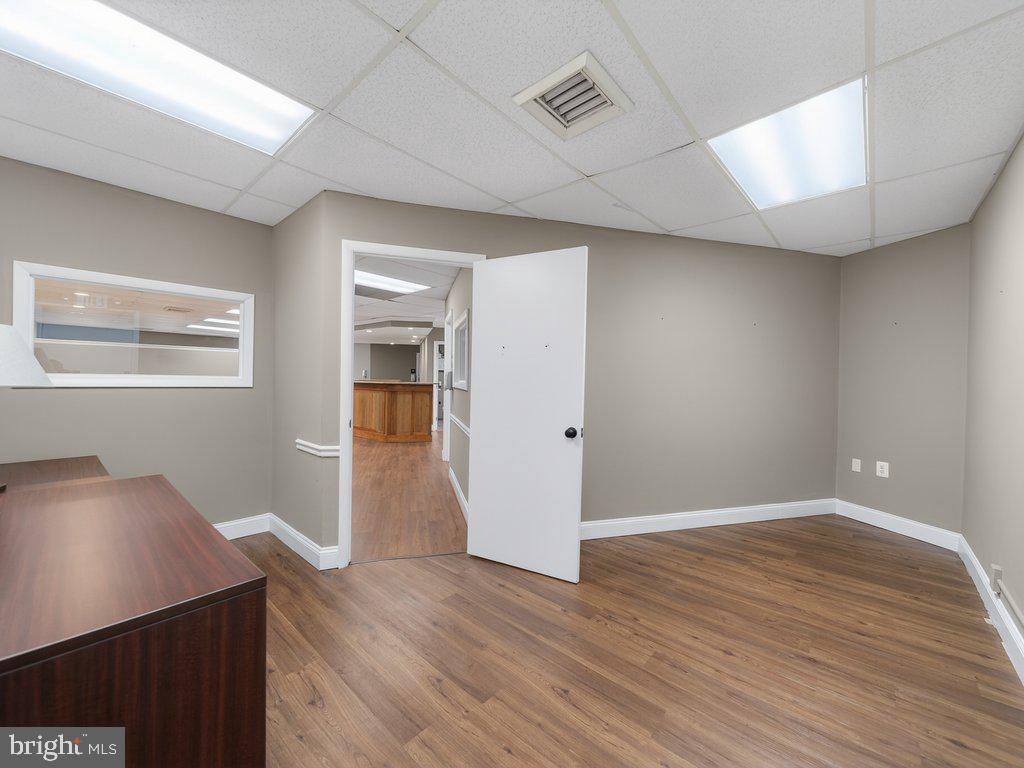 REGULARS - Commercial Sale