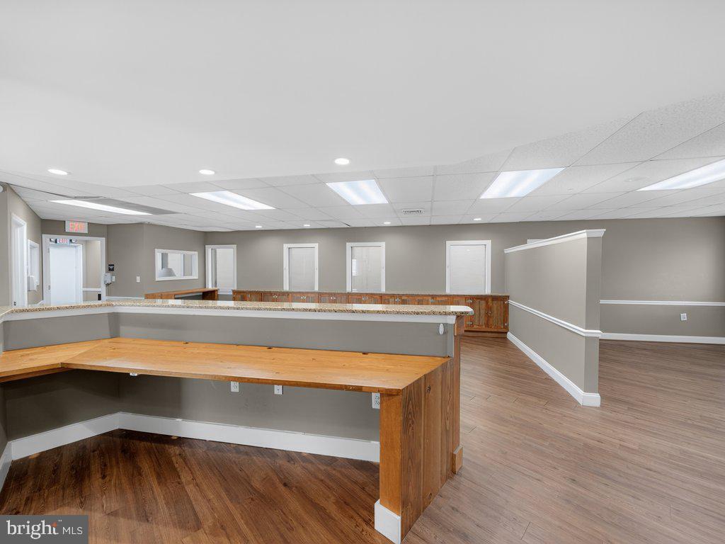 REGULARS - Commercial Sale