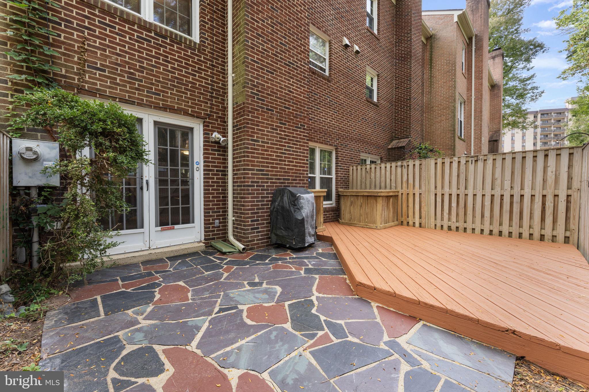 MANCHESTER SQUARE - Residential