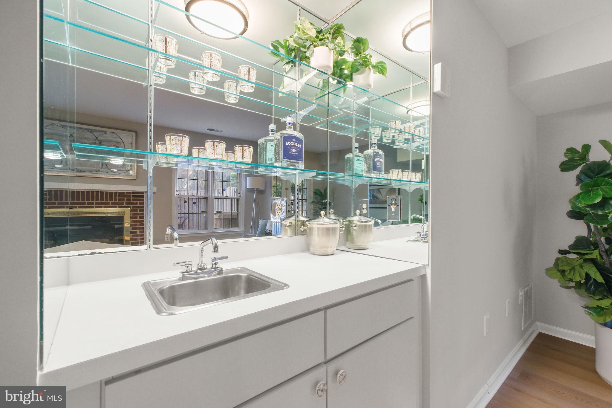 MANCHESTER SQUARE - Residential