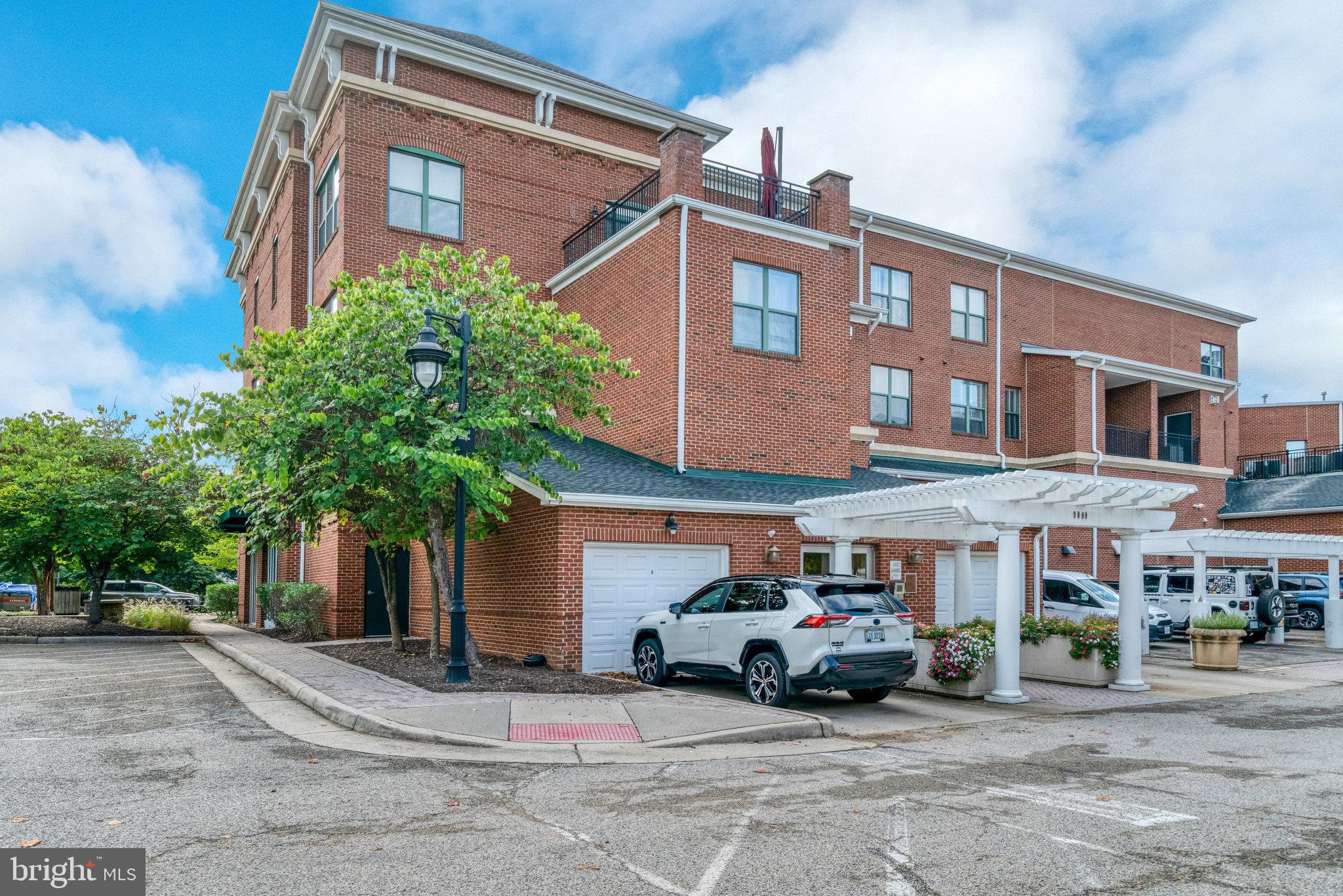 RESIDENCES OF LORTON STATION - Residential