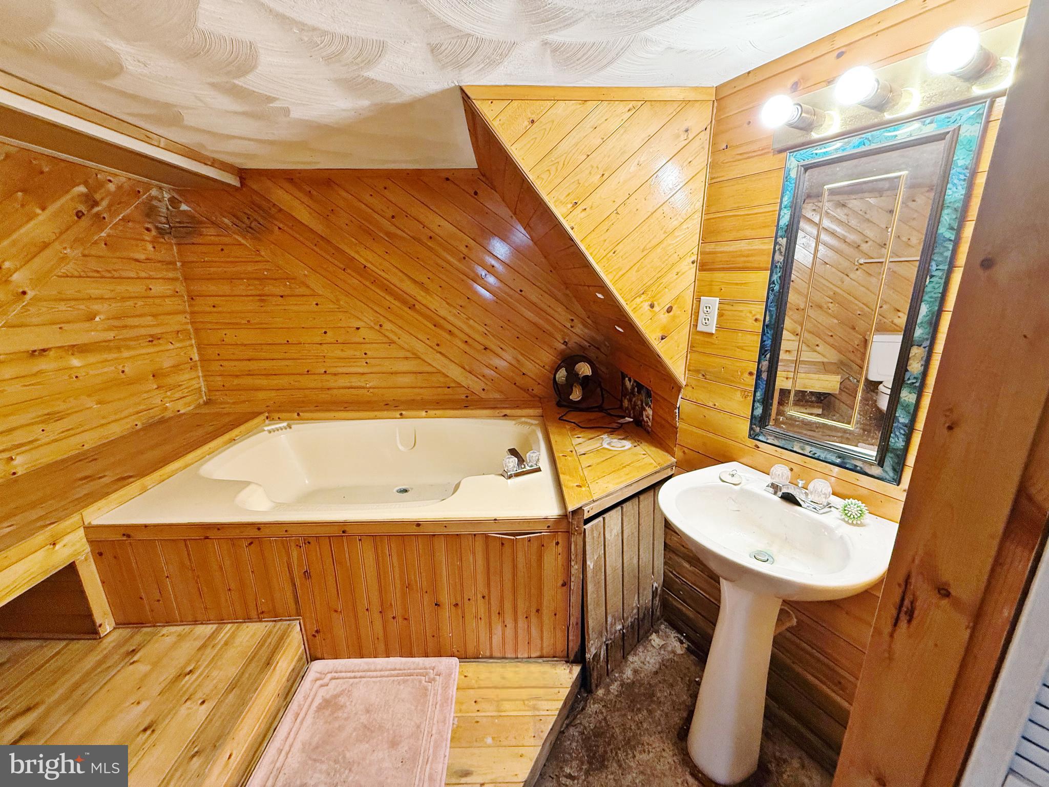 NORTH END - Residential