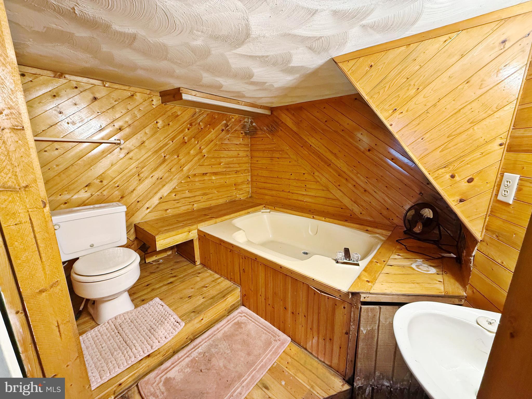 NORTH END - Residential