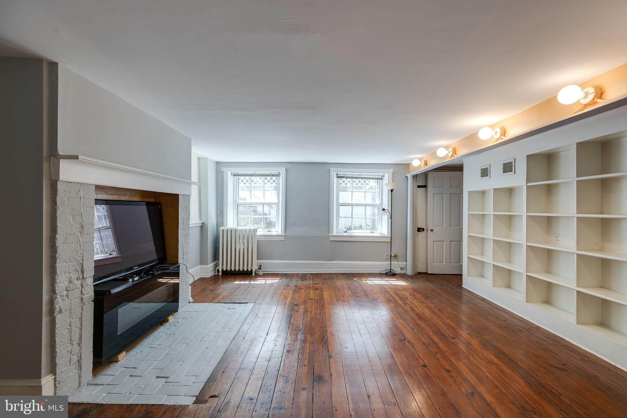 WASHINGTON SQ WEST - Residential