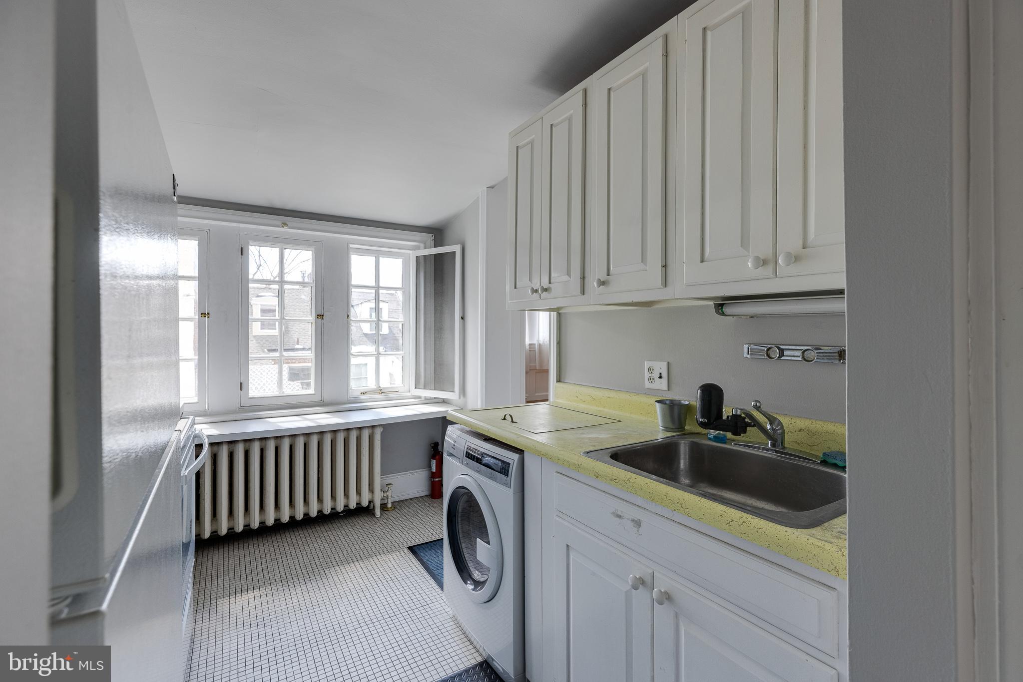 WASHINGTON SQ WEST - Residential